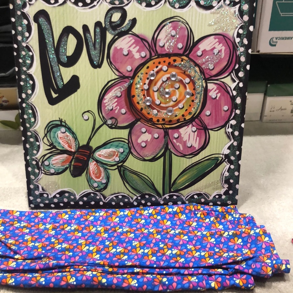 Lularoe leggings beautiful print hardly worn